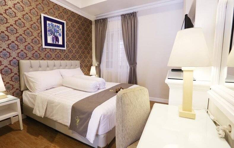 F Hotel