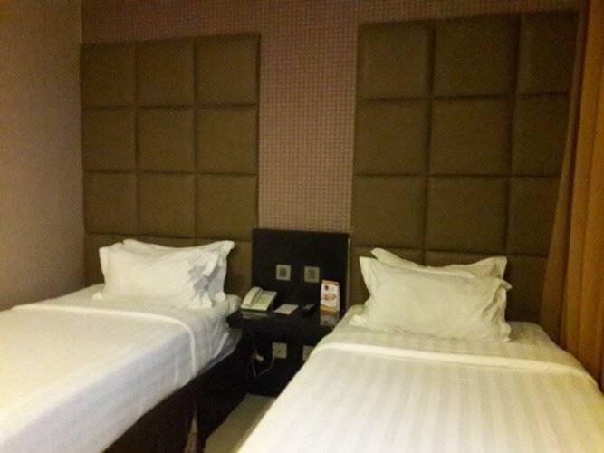 Grand Paragon