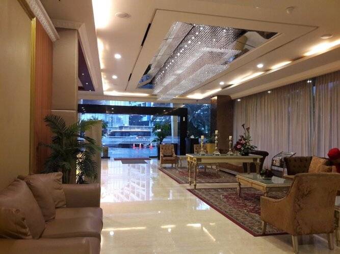 Grand Paragon