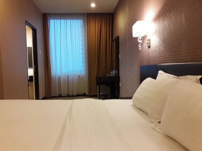 Grand Paragon