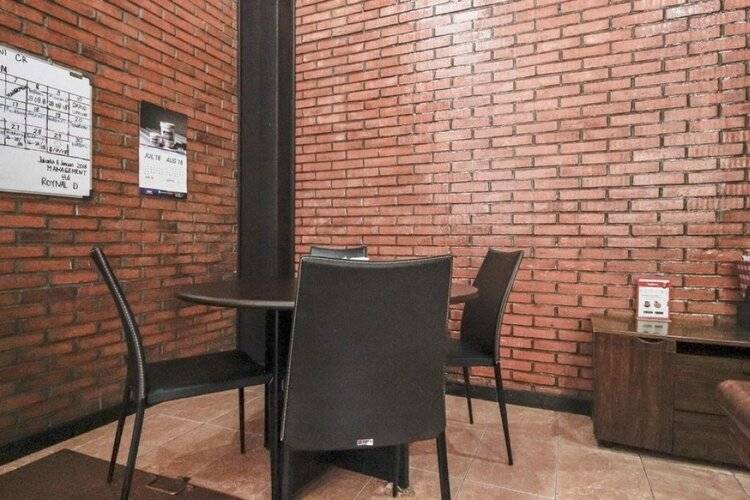 Reddoorz @ Cilandak Timur