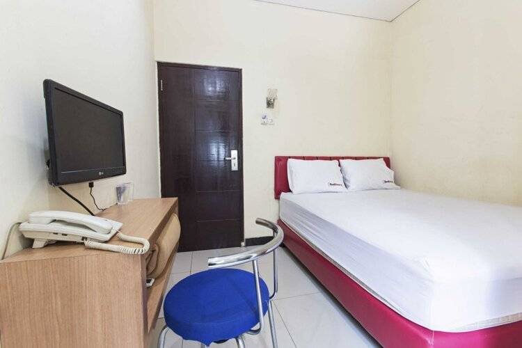 Reddoorz Plus @ Jalan Pemuda