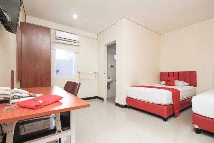 Reddoorz Plus @ Jalan Pemuda