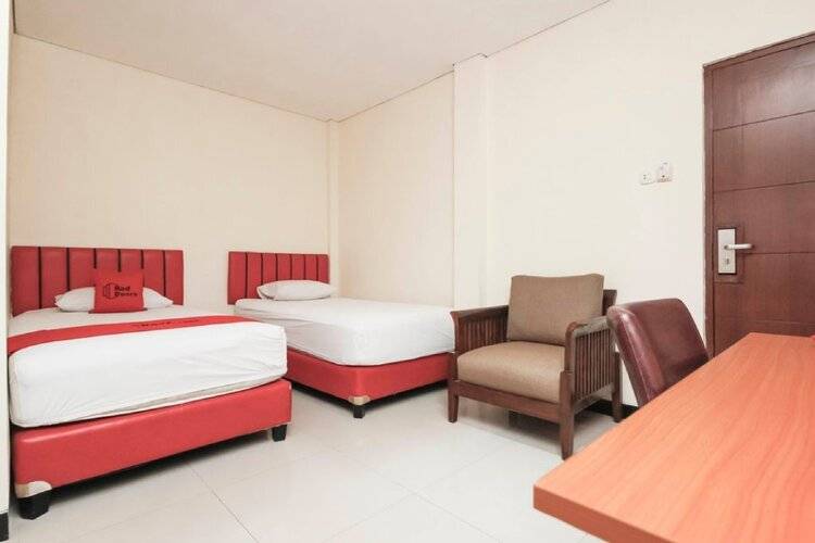 Reddoorz Plus @ Jalan Pemuda