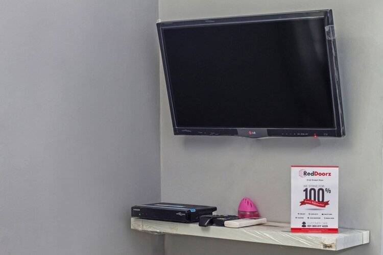 Reddoorz Plus @ Radio Dalam 2