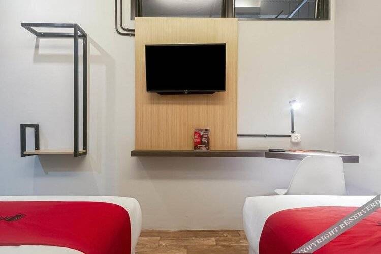 Reddoorz Plus Near Gandaria City Mall 2