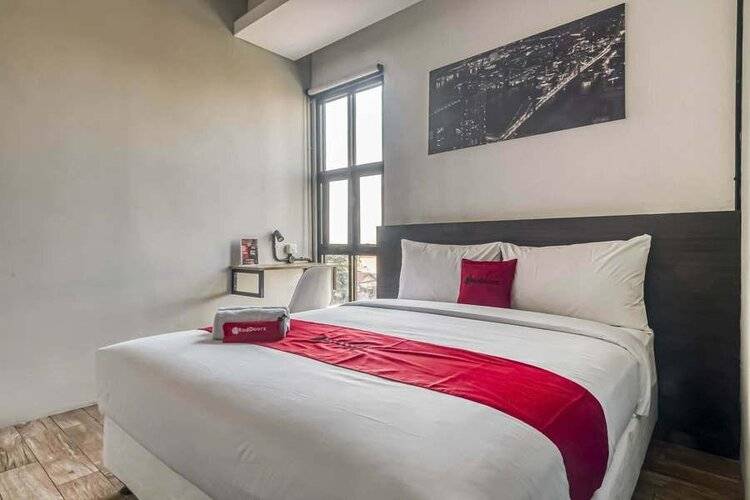 Reddoorz Plus Near Gandaria City Mall 2