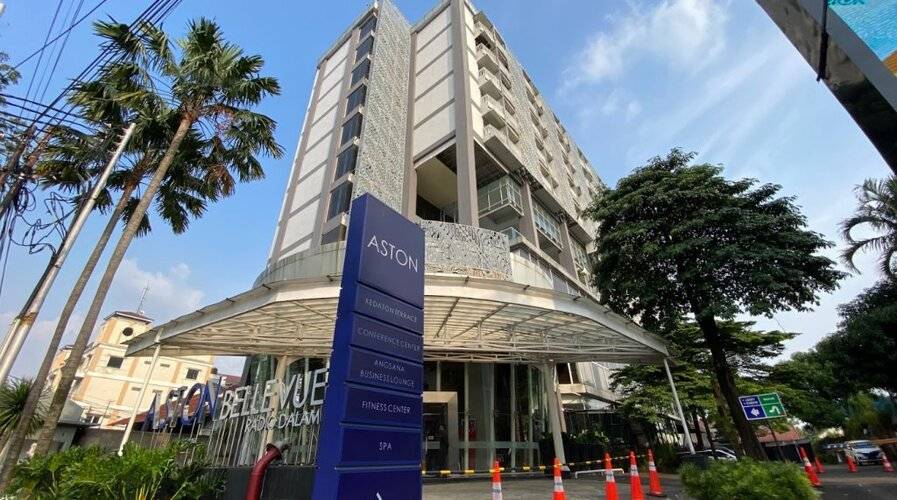 Aston Bellevue Radio Dalam