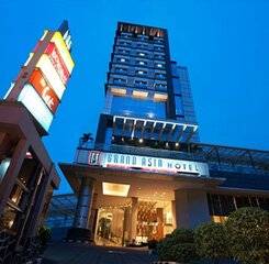 $item['hotel']['name']