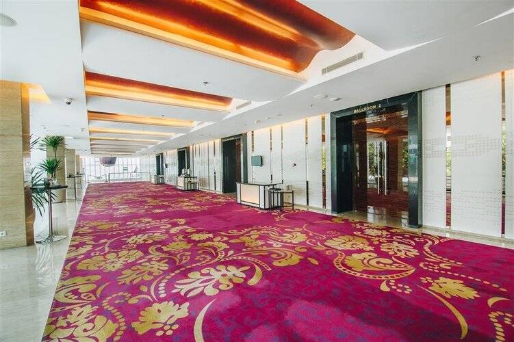 Js Luwansa Hotel And Convention Center