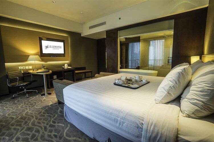 Js Luwansa Hotel And Convention Center