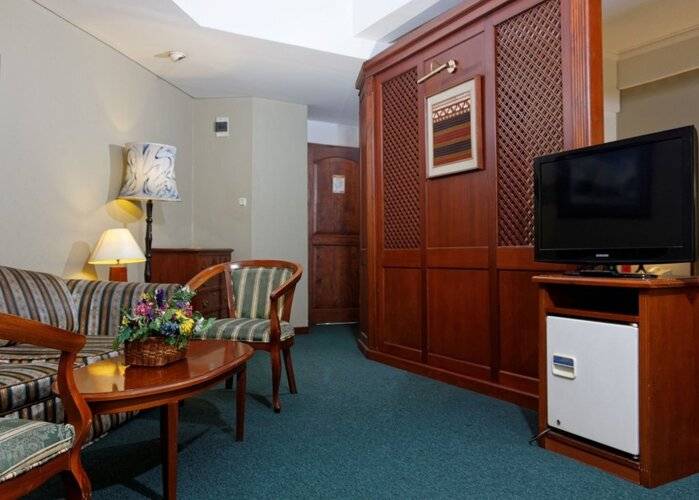 Paragon Gallery Hotel