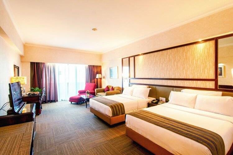 Sunlake Waterfront Resort And Convention