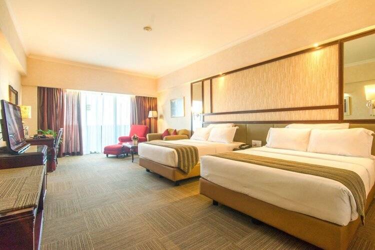 Sunlake Waterfront Resort And Convention