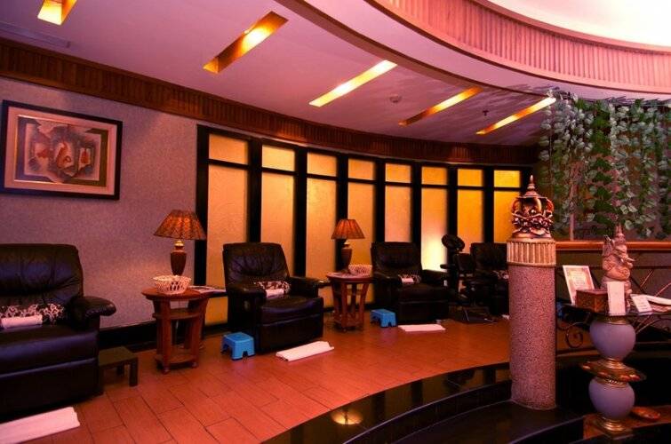 Sunlake Waterfront Resort And Convention