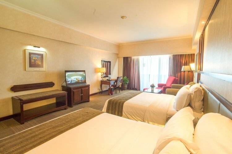 Sunlake Waterfront Resort And Convention