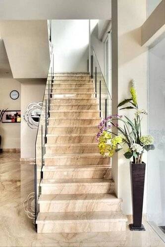 Avissa Suites