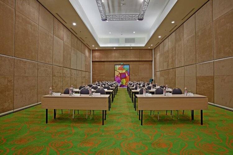 Harris Hotel & Conventions Kelapa Gading