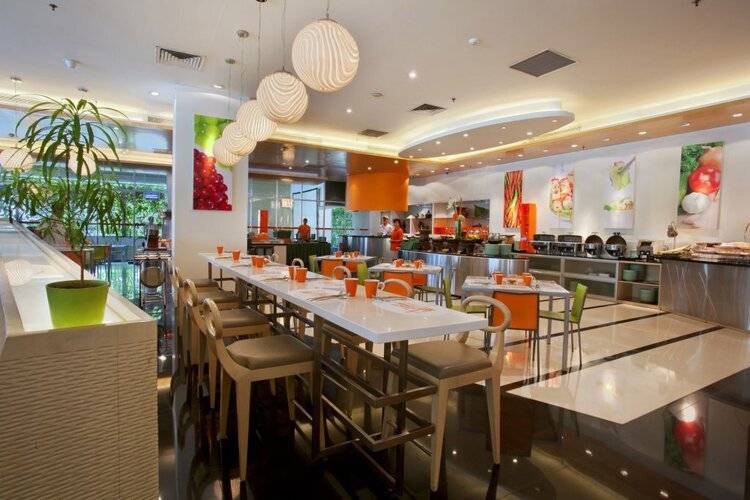 Harris Hotel & Conventions Kelapa Gading