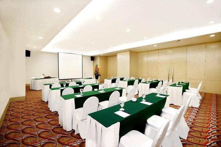 Menara Peninsula Hotel Jakarta
