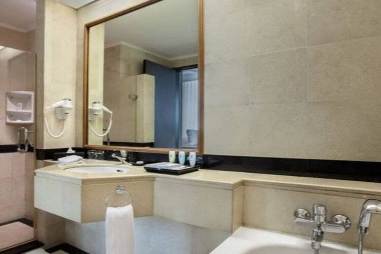 Menara Peninsula Hotel Jakarta