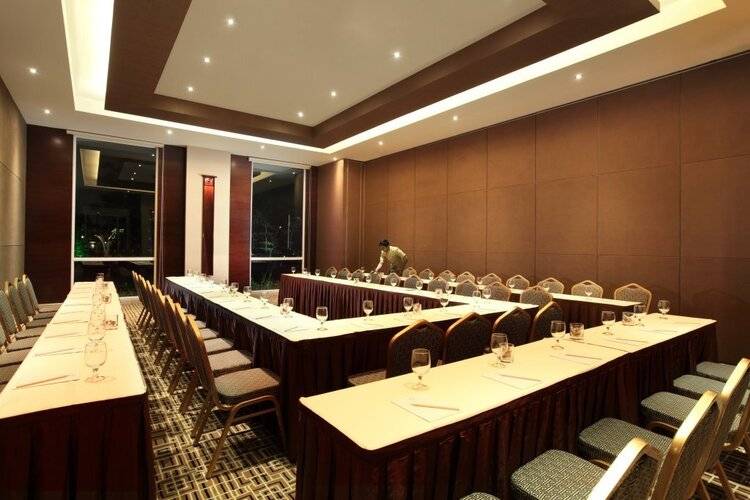 Oakwood Hotel & Apartments Taman Mini Jakarta