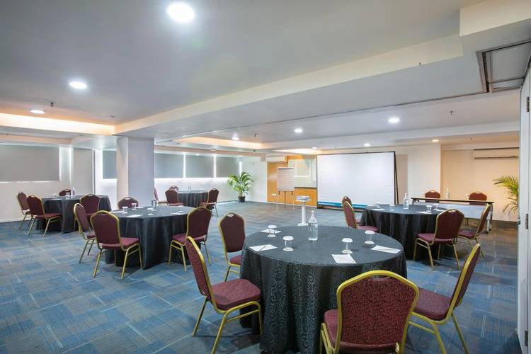 1o1 Urban Jakarta Kelapa Gading