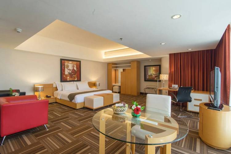 Merlynn Park Hotel