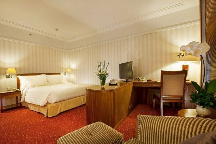 Redtop Hotel & Convention Center