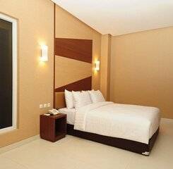 $item['hotel']['name']