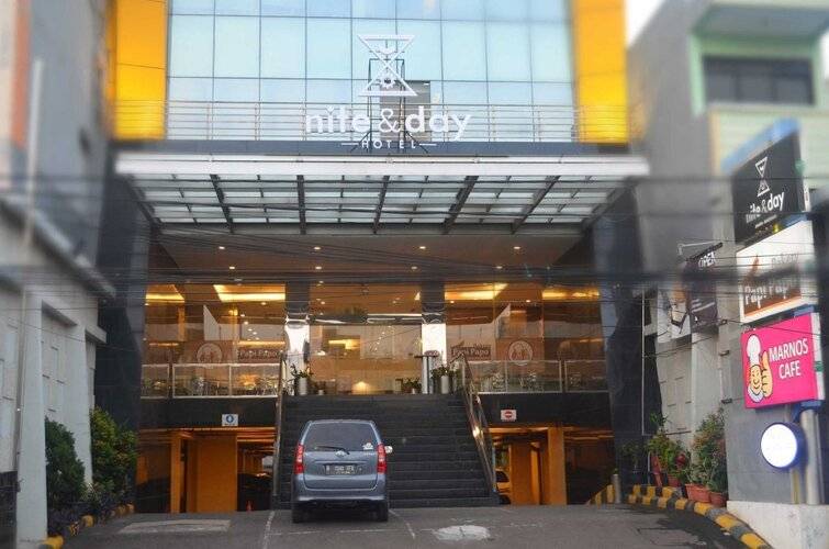 World Hotel - Chse Certified