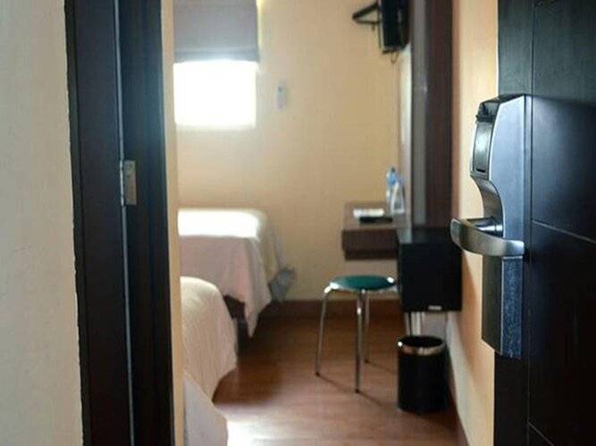 World Hotel - Chse Certified
