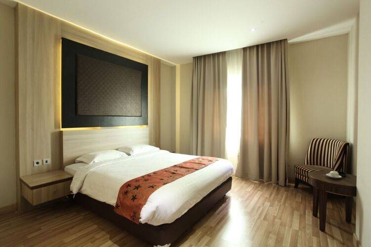 Mutiara Suites