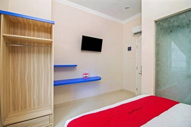 Reddoorz Plus @ Cideng Barat