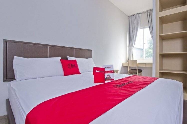 Reddoorz Plus @ Scbd