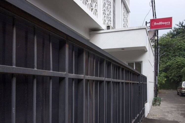 Reddoorz Plus @ Scbd