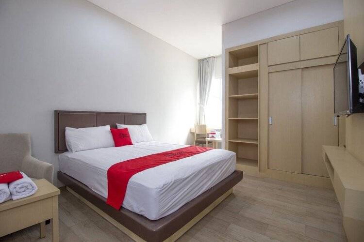 Reddoorz Plus @ Scbd