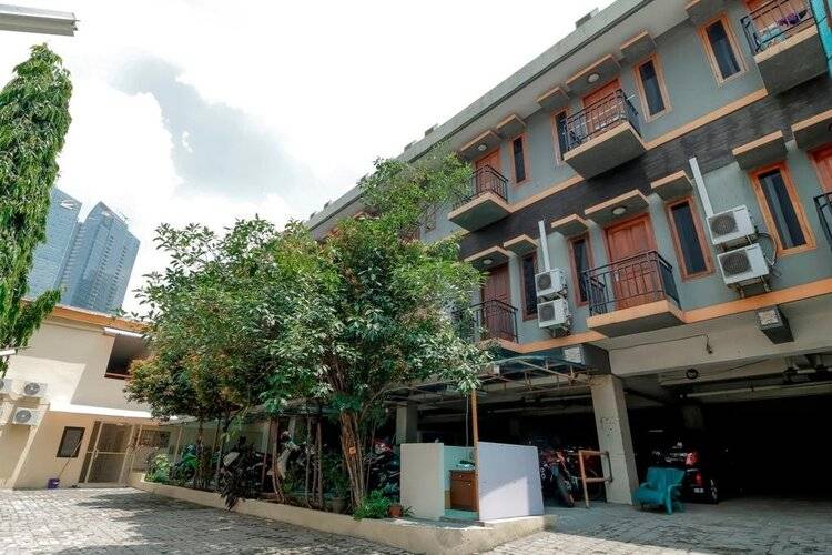Reddoorz Plus Near Ciputra World Kuningan 2