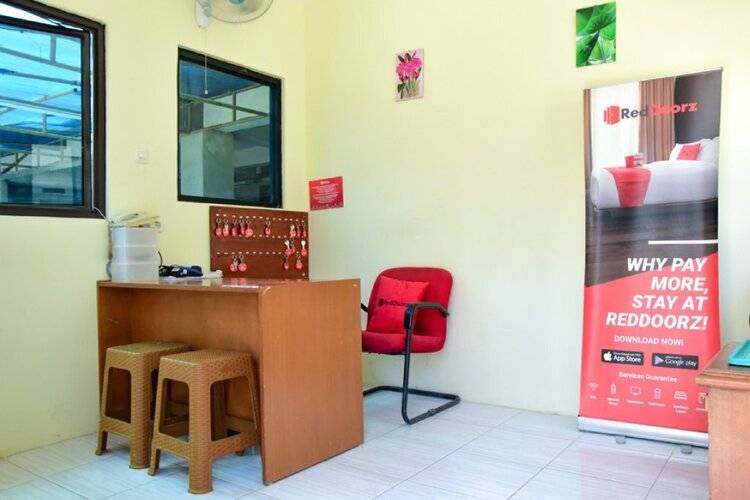 Reddoorz Plus Near Ciputra World Kuningan 2