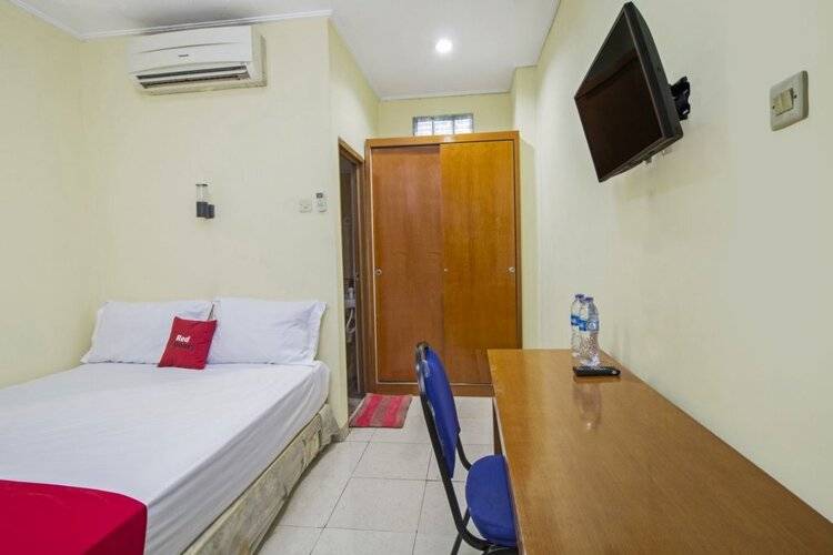 Reddoorz Plus Near Ciputra World Kuningan 2