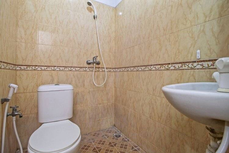 Reddoorz Plus Near Ciputra World Kuningan 2