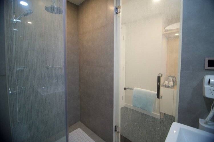 Verse Luxe Hotel Wahid Hasyim