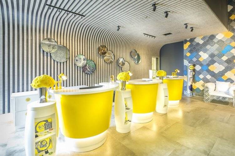 Yello Hotel Harmoni