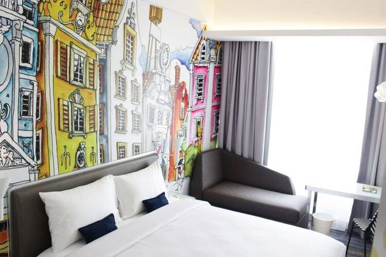 Yello Hotel Harmoni