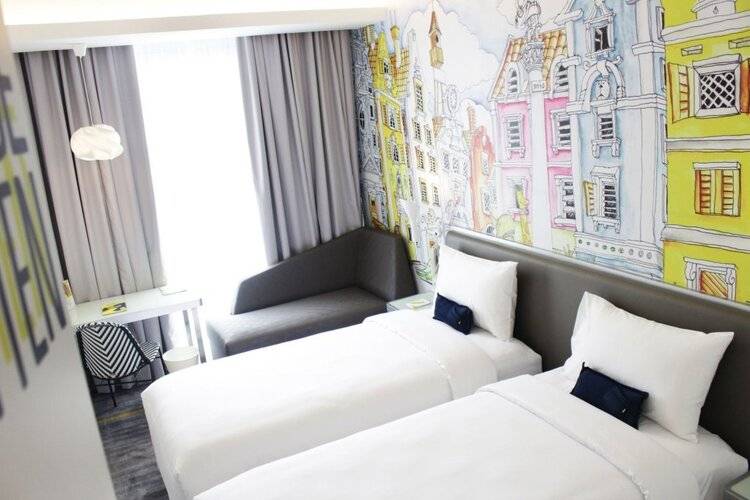 Yello Hotel Harmoni
