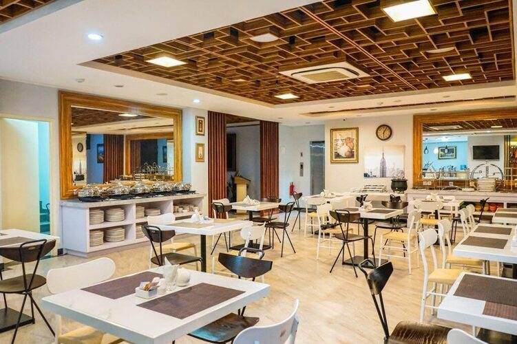 Hotel Dharmein
