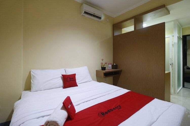 Reddoorz Near Itc Cempaka Mas