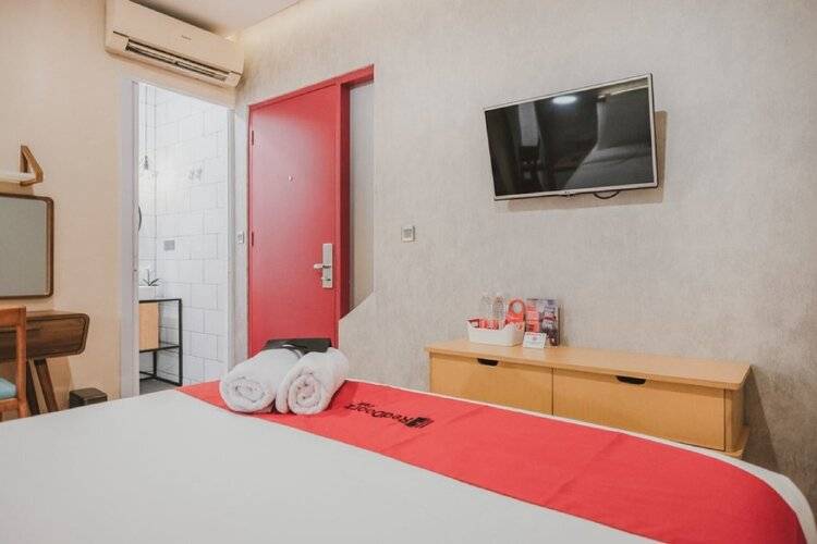 Reddoorz Plus @ Thamrin