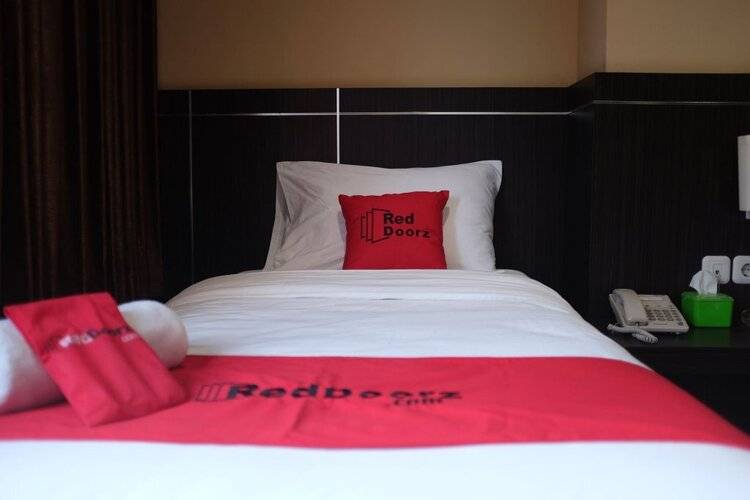 Reddoorz Plus @ Thamrin