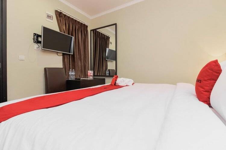 Reddoorz Plus @ Thamrin